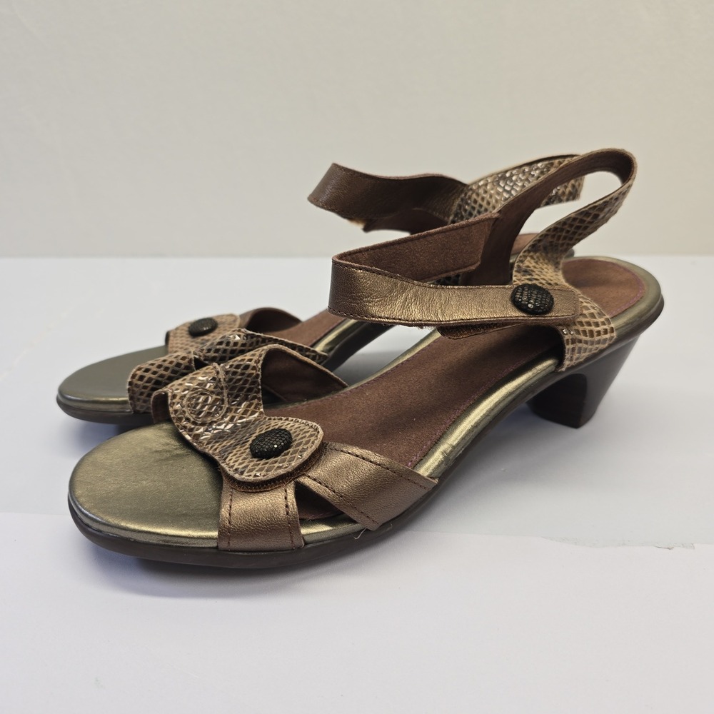 Aravon by New Balance Bronze Snakeskin Metallic Kitten Heel Sandals Size 10B